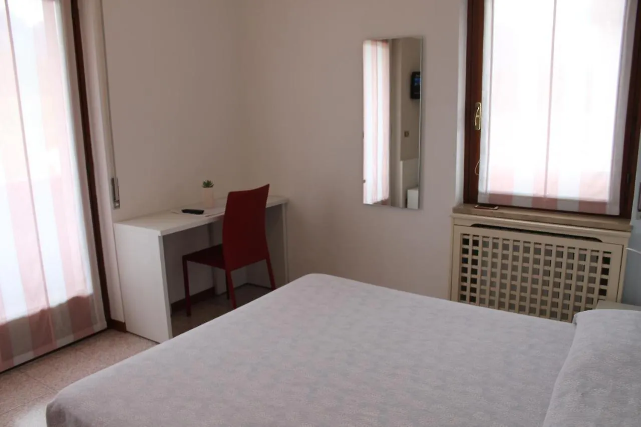 Hotel O'Scugnizzo 2 Belluno 3*,